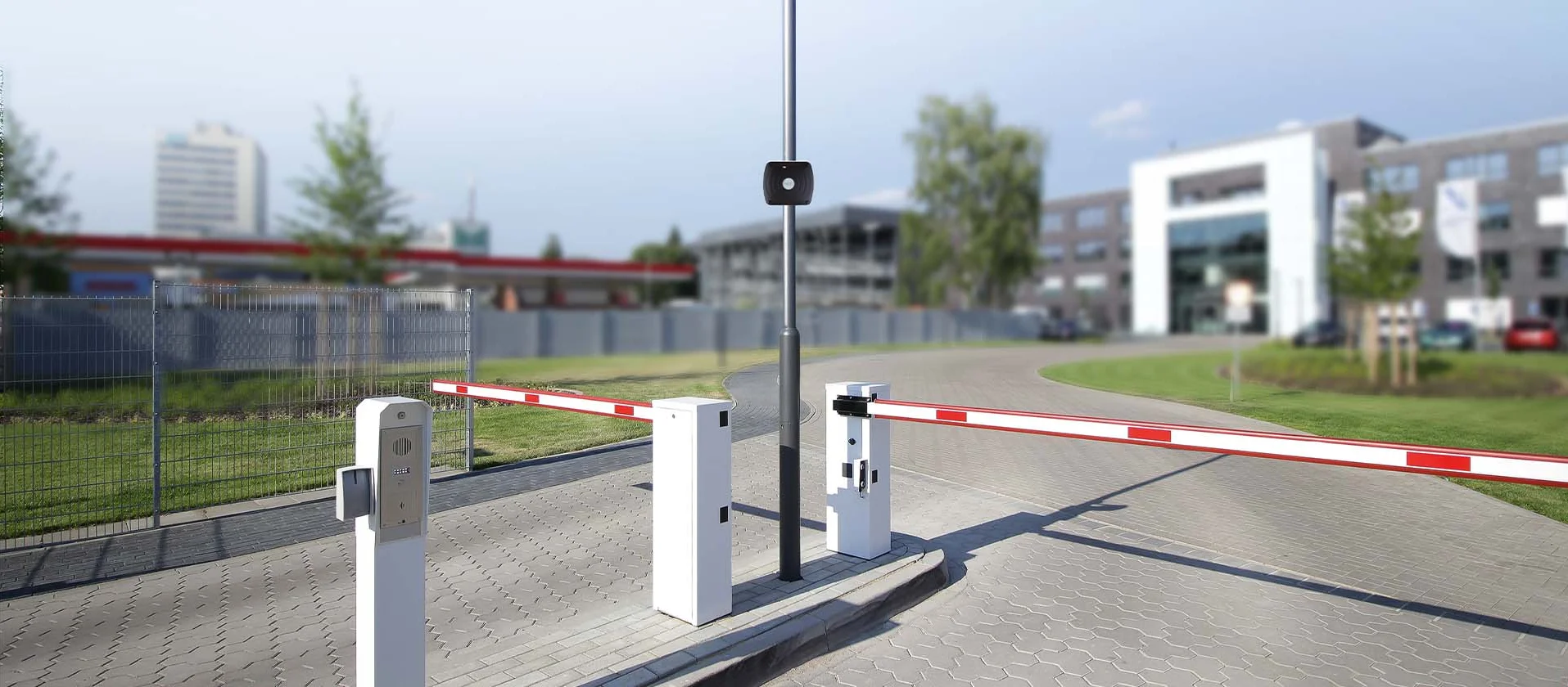 TSU200 at carpark Wide